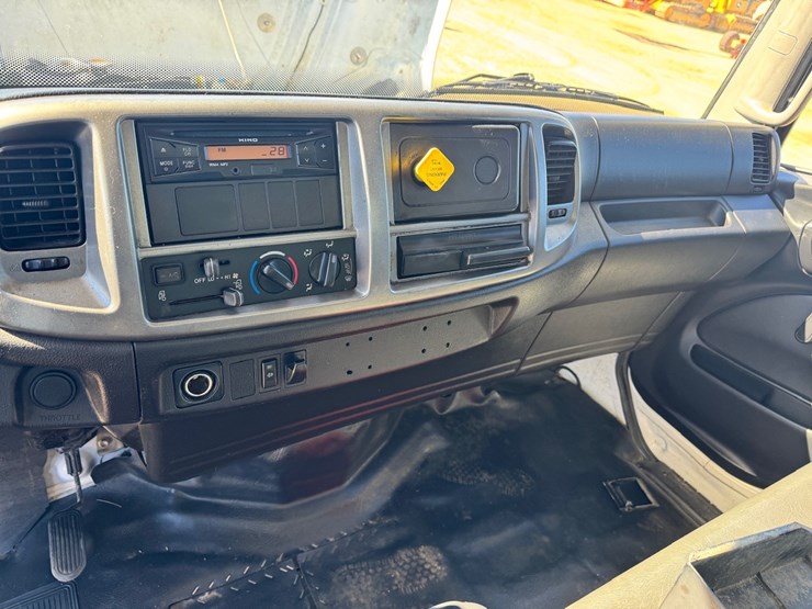 #16193-•-2016-hino-338v-van-body-truck-image-23