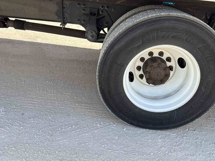 2018-hino-conventional-type-truck-image-13