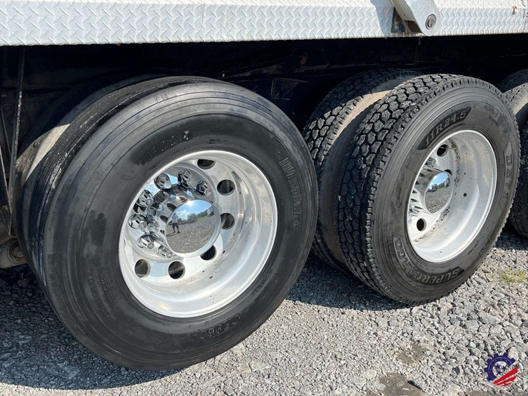 2016-kenworth-t880-image-8