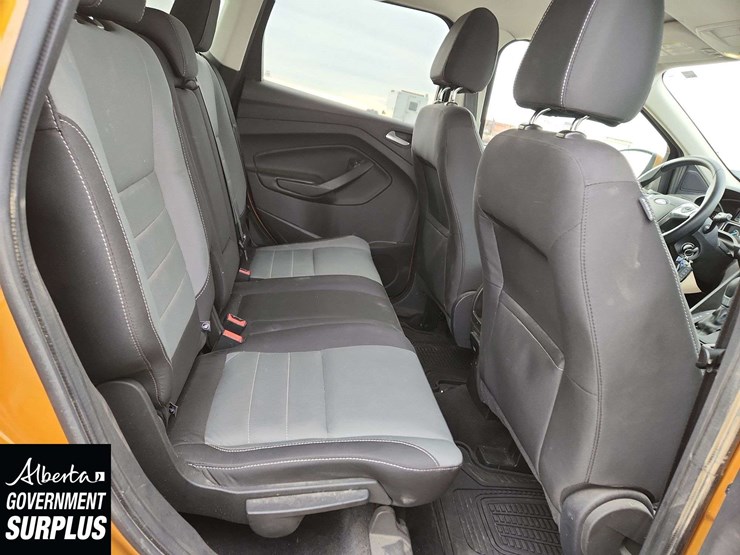 2016-ford-escape-se-image-17