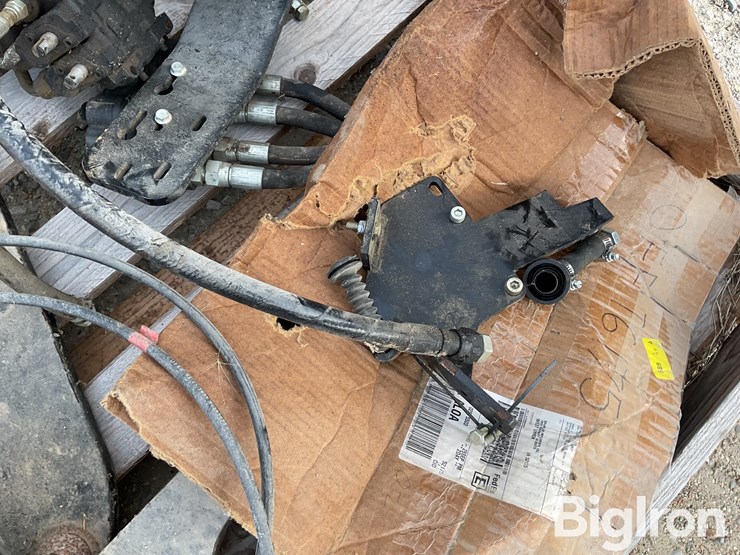 new-holland-t-6-series-loader-brackets-image-11