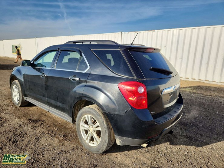 2013-chevrolet-equinox-lt-image-2