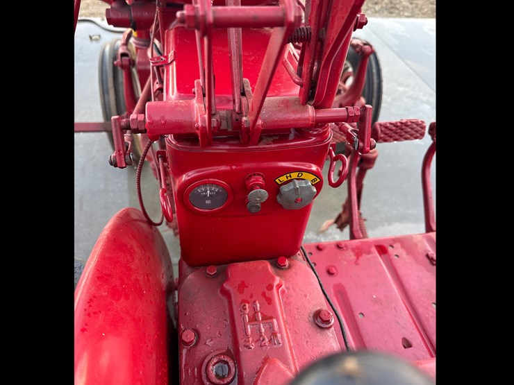 #1139-•-ih-farmall-super-a-tractor-image-6