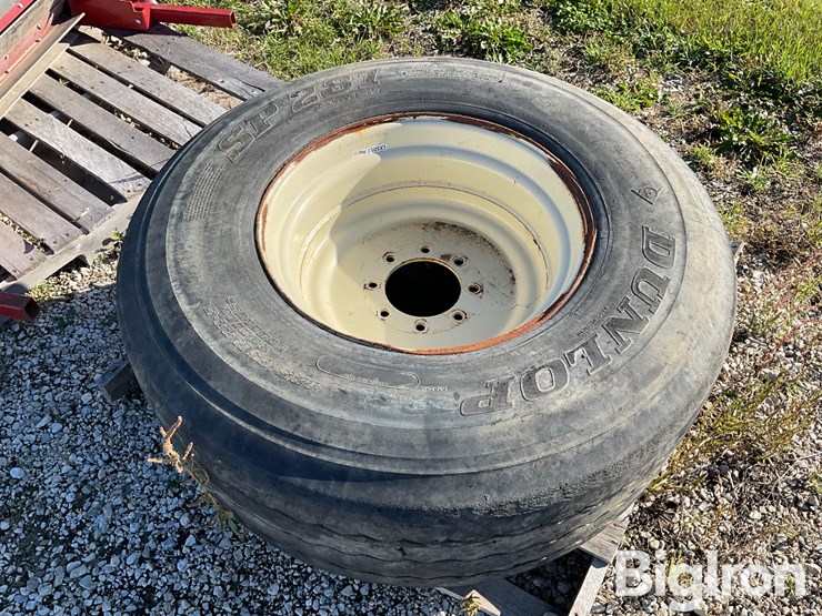 425/65r-22.5-tire-&-rim-image-2