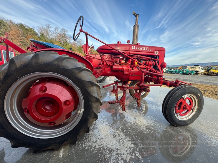 #1139-•-ih-farmall-super-a-tractor-image-3