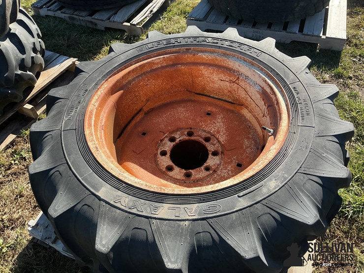 galaxy-11.2-24-tires-on-8-bolt-rims-image-2