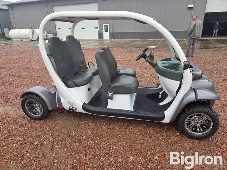 2001-global-electric-motorcars-4-seat-electric-golf-cart-image-4