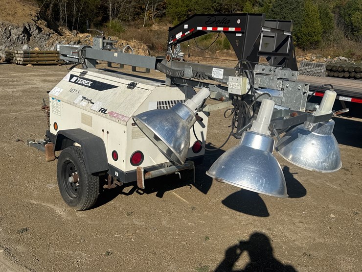 #1213-•-terex-portable-light-station-and-power-supply-image-2