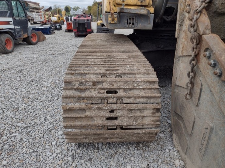 volvo-ec220e-lr-image-34