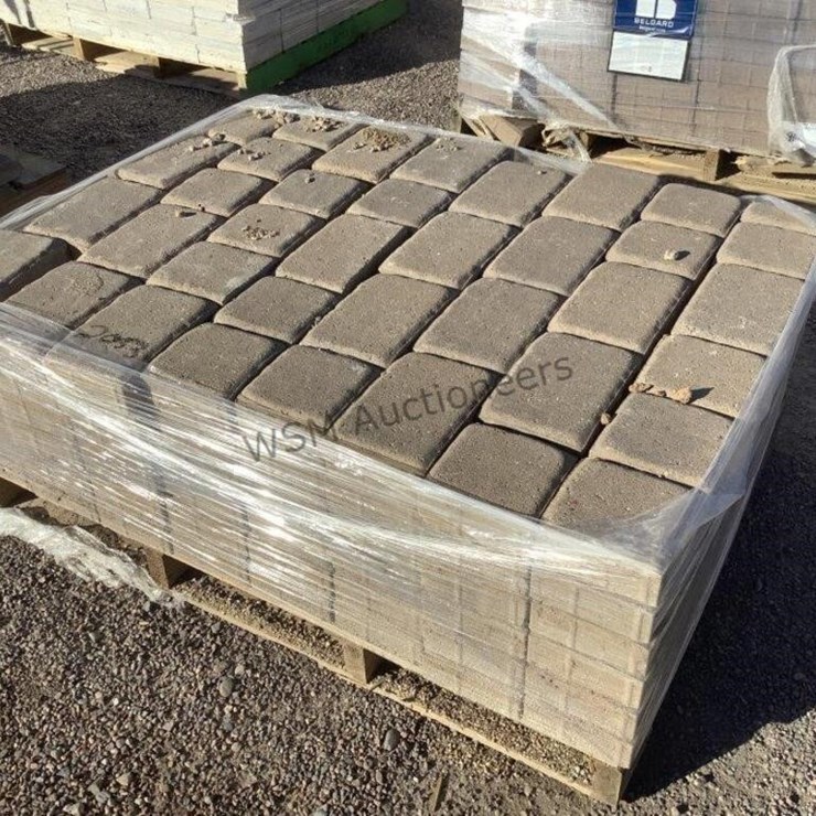 PALLET OF STONE PAVERS