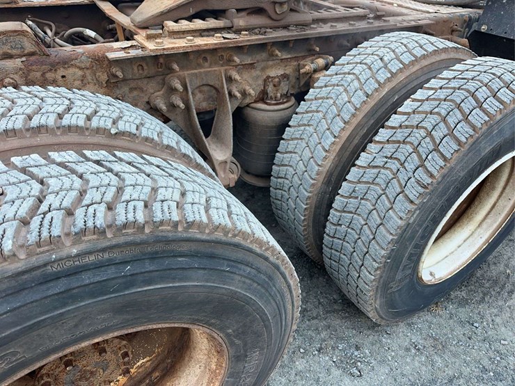 2016-international-prostar-image-11