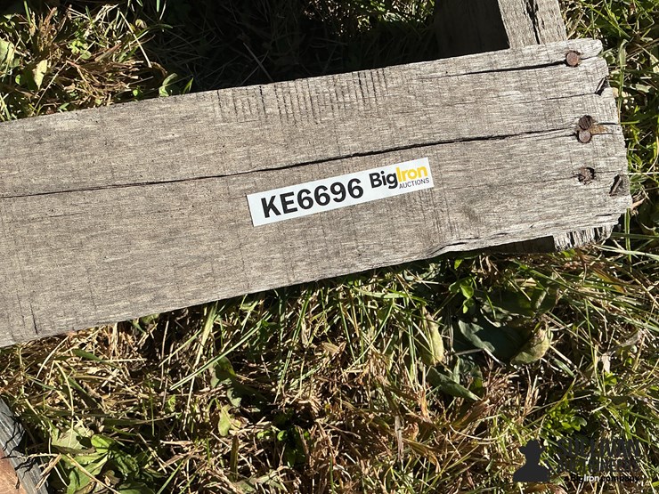 michelin-315/80r22.5-tires-on-8-bolt-rims-image-10