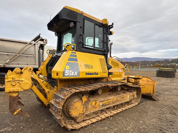 #1301-•-komatsu-d51x-crawler-dozer-image-8