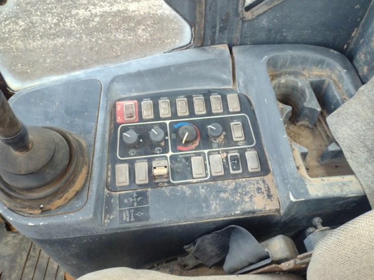 2003-deere-tc54h-image-9