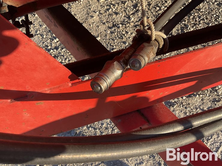 new-holland-165-image-10