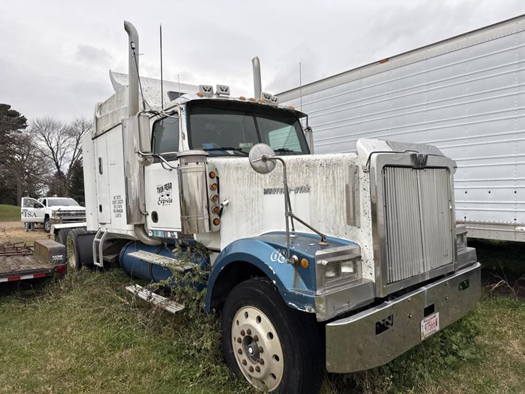 #3157-•-western-star-parts-sleeper-truck-image-6