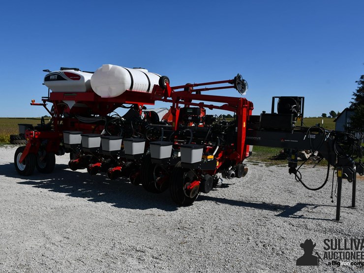 2019-massey-ferguson-9800ve-simply-advanced-ii-16r30-planter-image-3