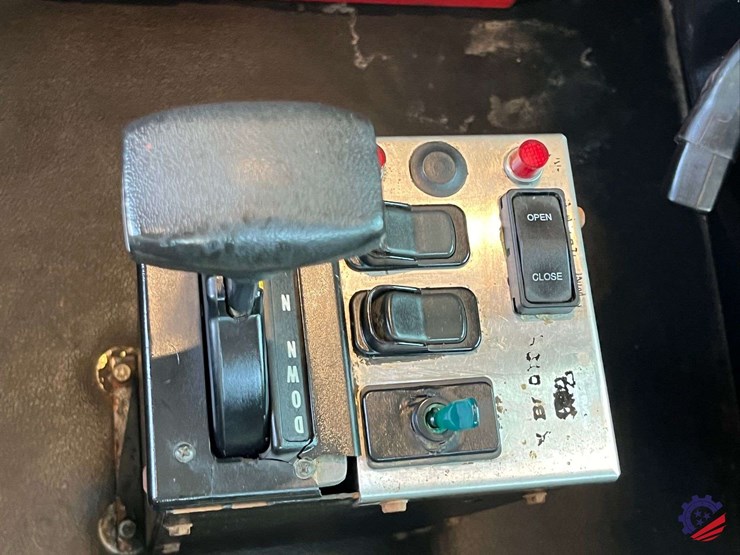 2016-kenworth-t880-image-56