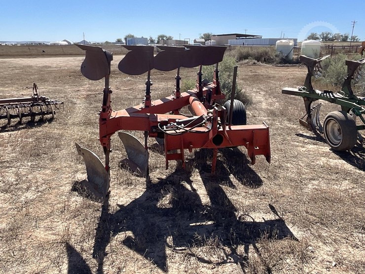 massey-ferguson-mf570-image-6