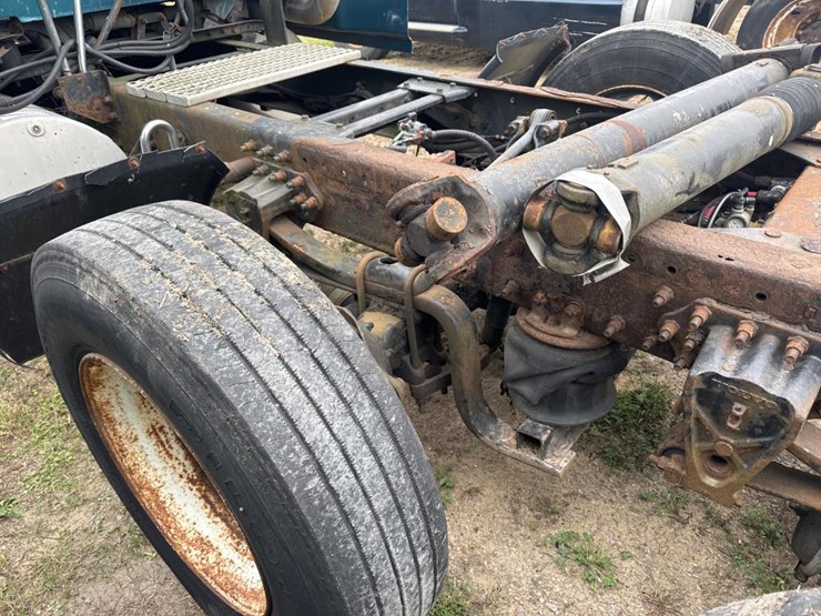 #3154-•-volvo-s60-parts-sleeper-truck-image-22