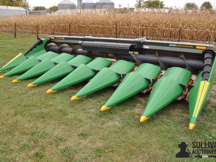 2017-drago-gt-8-30-8r30-corn-head-image-1