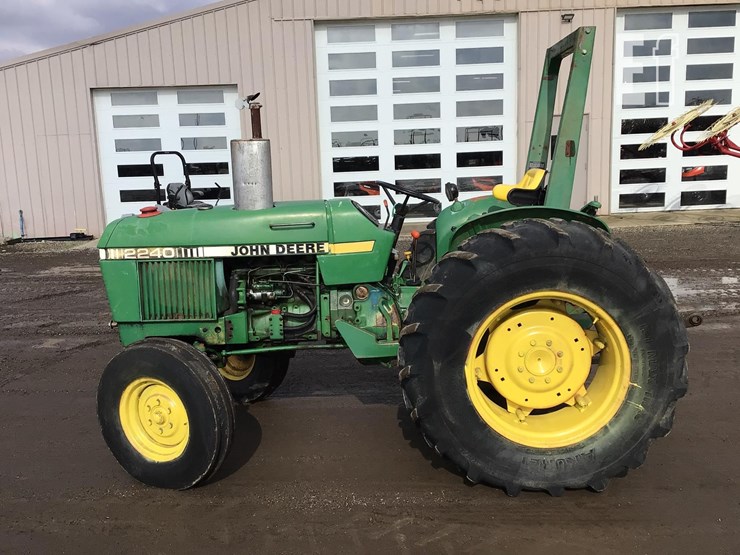 1981-john-deere-2240-image-4