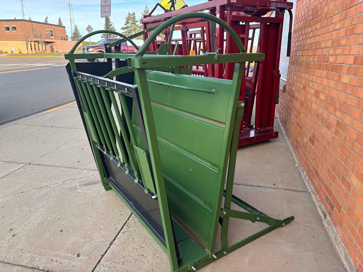 powder-river-classic-calf-table-image-4