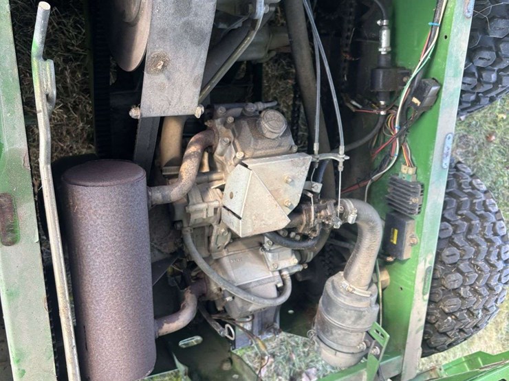 john-deere-gator-image-10