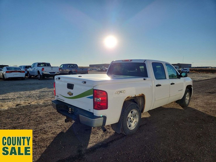 2011-chevrolet-silverado-1500-lt-image-4