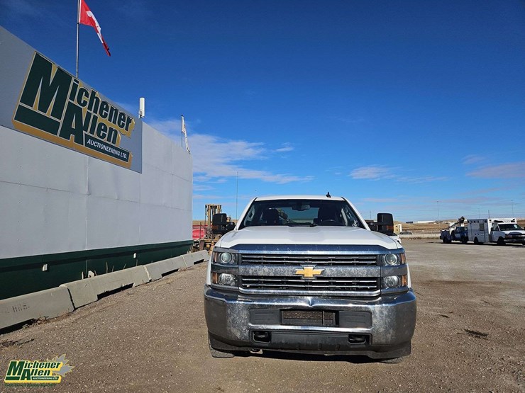 2018-chevrolet-silverado-3500hd-image-6