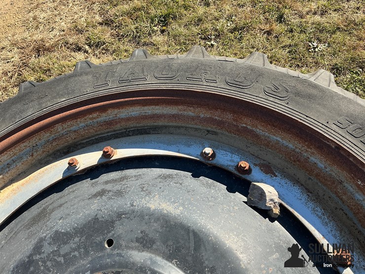 taurus-300/95r46-tires-on-8-bolt-rims-image-5