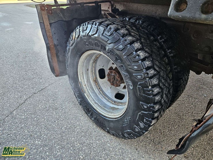 2011-ford-f350-image-15