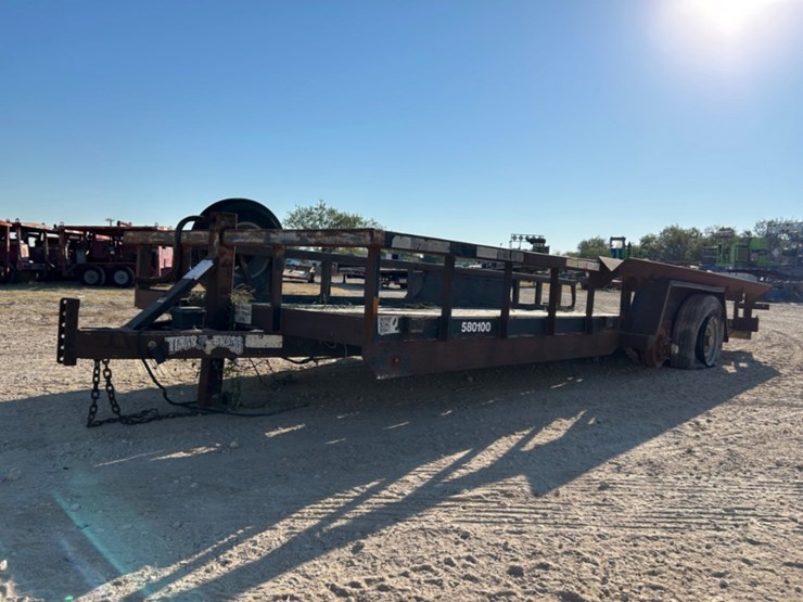 2008-texas-bragg-20-utility-trailer-image-1