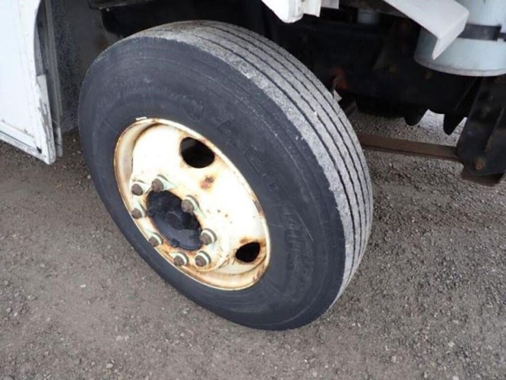 2013-freightliner-mt55-image-45