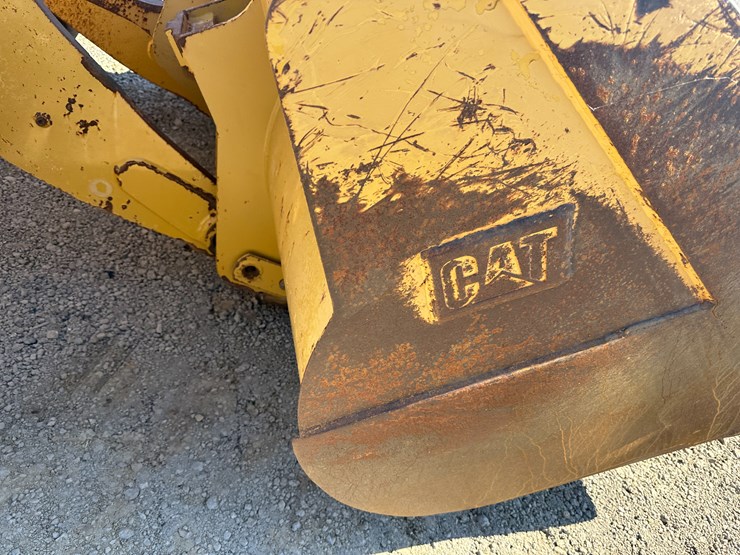 2016-caterpillar-926m-image-38