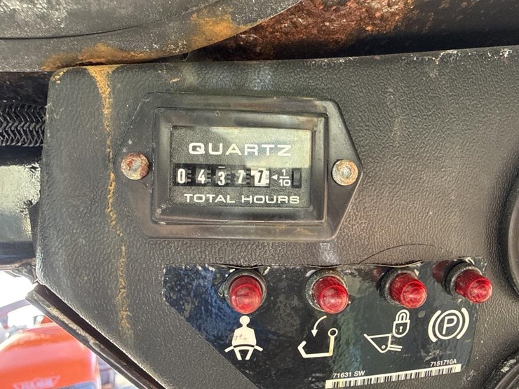 2015-bobcat-s70-image-37