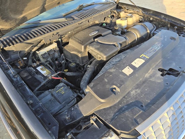 2004-ford-expedition-image-25