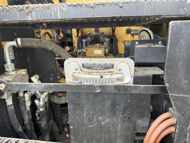 caterpillar-ap-1055f-image-47