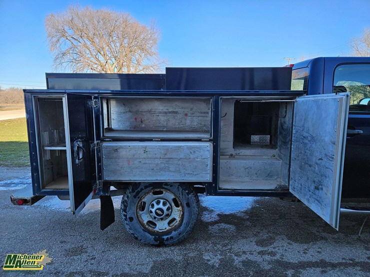 2012-chevrolet-silverado-2500hd-image-12