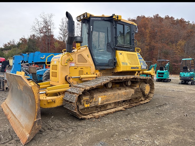 #1301-•-komatsu-d51x-crawler-dozer-image-3