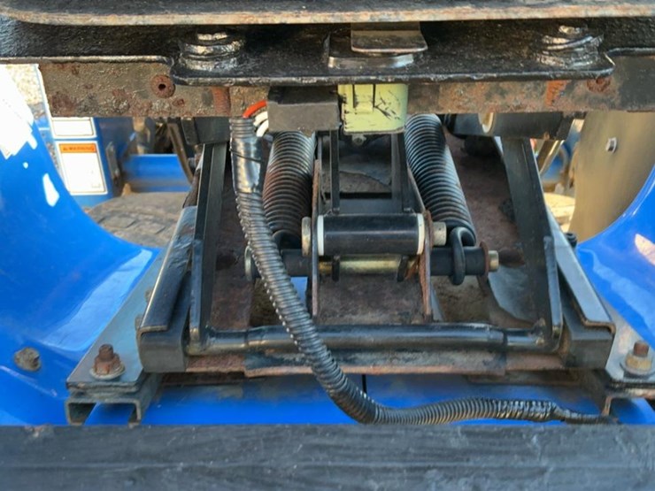 new-holland-tc29d-image-22