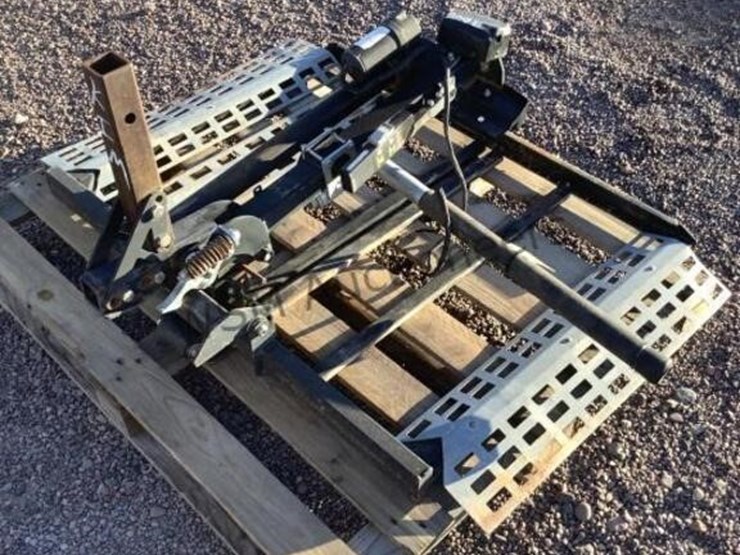 hitch-mount-chair-lift-image-3