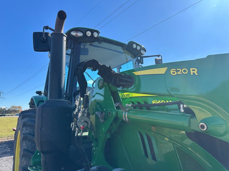 2013-john-deere-6140m-image-32