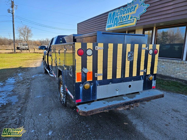 2012-chevrolet-silverado-2500hd-image-3