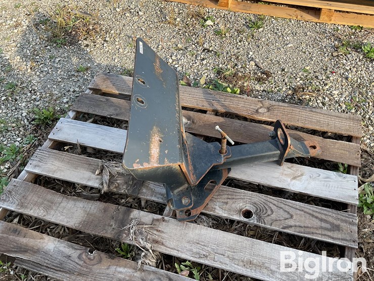 new-holland-cr-series-rear-hitch-image-4