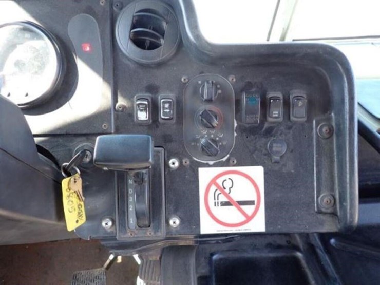 2008-freightliner-mt55-image-17