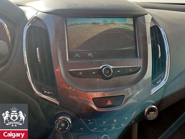 2017-chevrolet-cruze-lt-4dr-hatchback-image-17