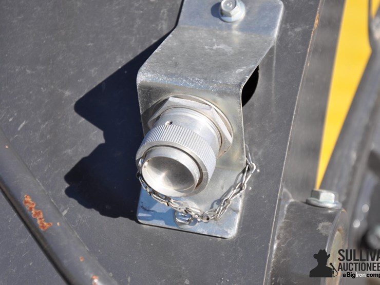 2023-new-holland-c345-image-16