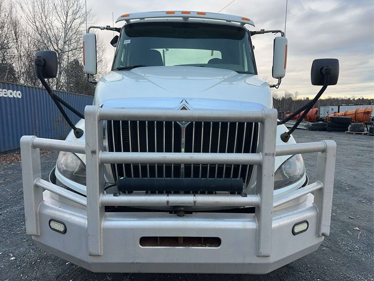 2016-international-prostar-image-2