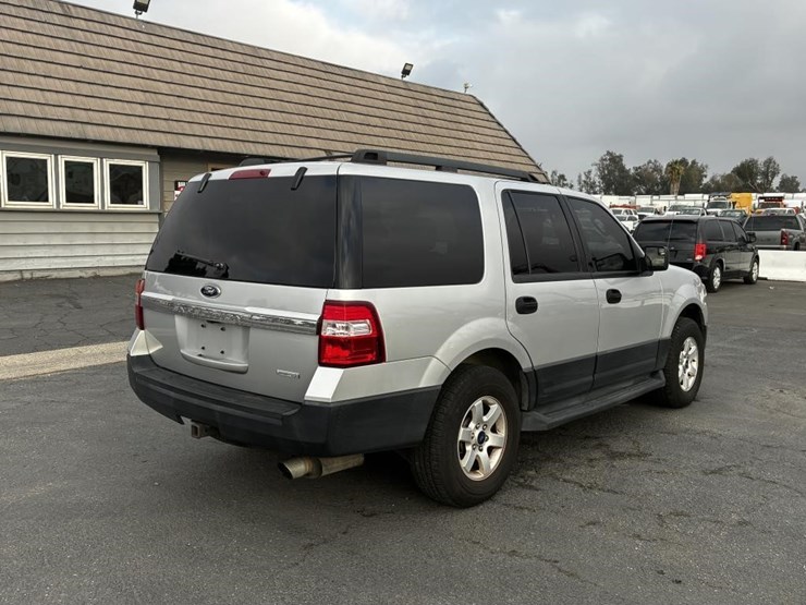 2015-ford-expedition-image-3